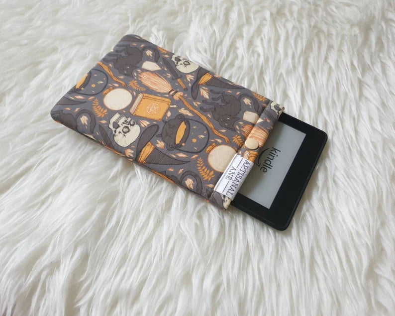 Witchy eReader sleeve - Made to order