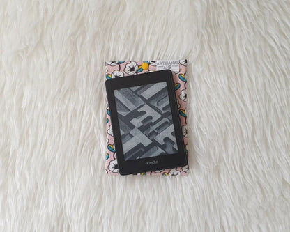 Flower chain eReader sleeve - Made to order