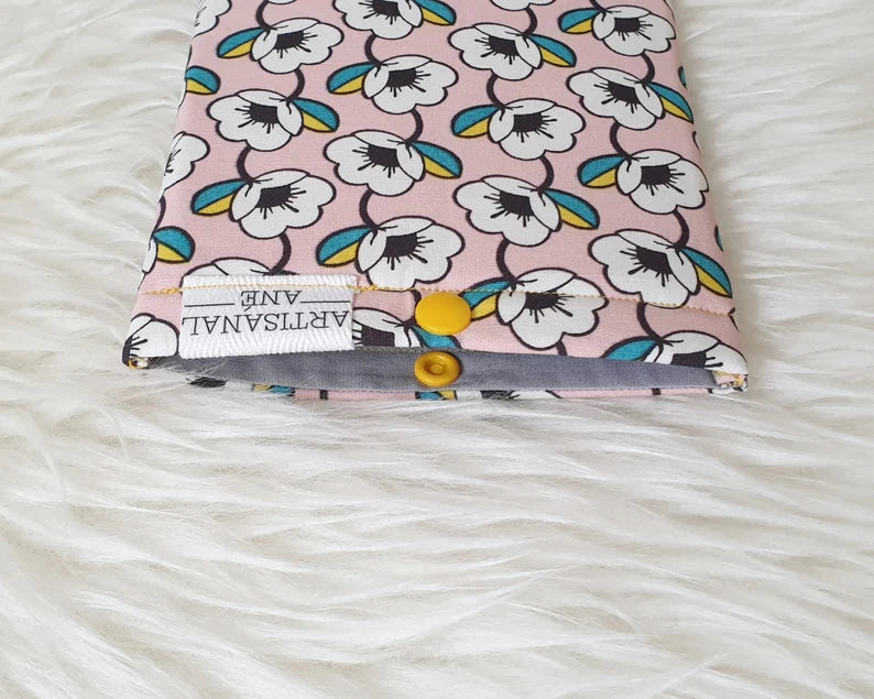 Flower chain eReader sleeve - Made to order