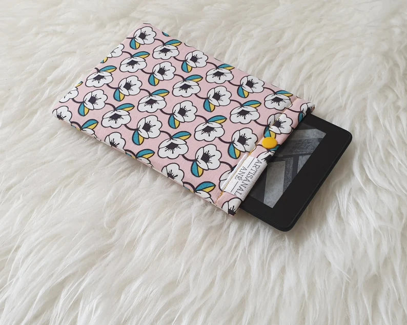 Flower chain eReader sleeve - Made to order
